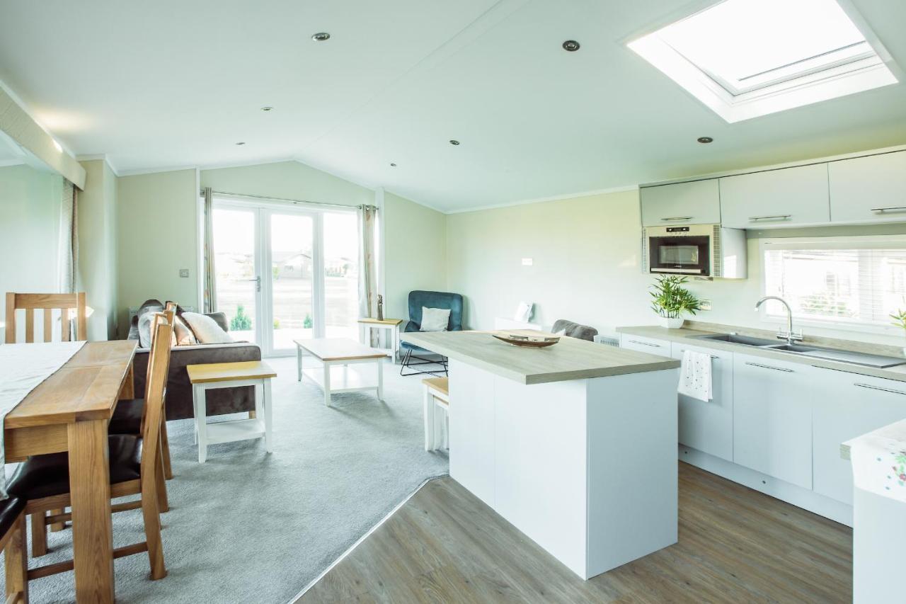 Little Eden Country Park, Bridlington With Private Hot Tubs Villa Exterior photo