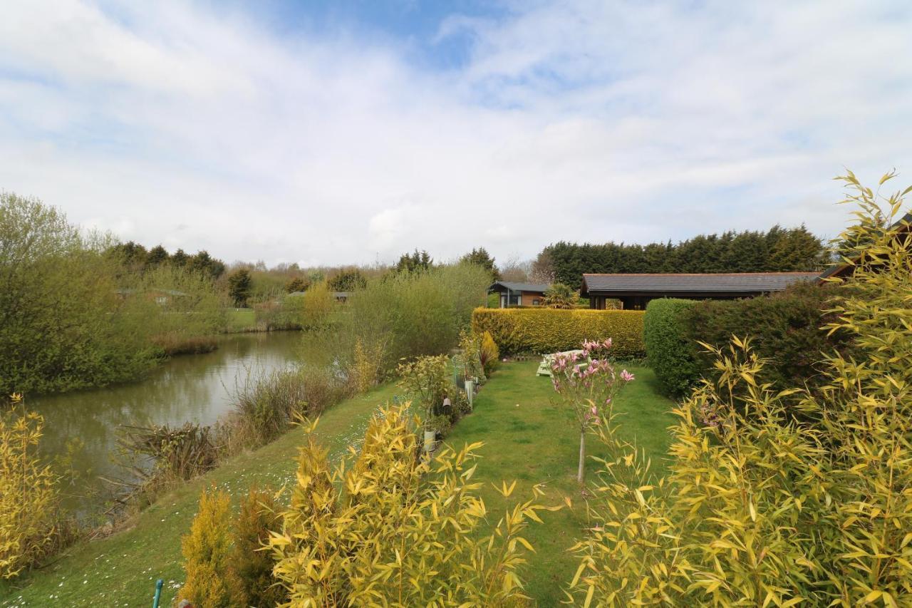 Little Eden Country Park, Bridlington With Private Hot Tubs Villa Exterior photo